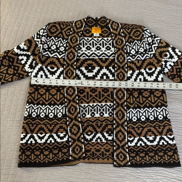 Stunning Ruby Rd. Aztec/Geometric Print Open Cardigan - Size Medium - Picture 5 of 6